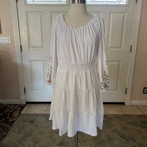NWT Cupio Off The Shoulder Tiered Dress With Sleeve Embroidery